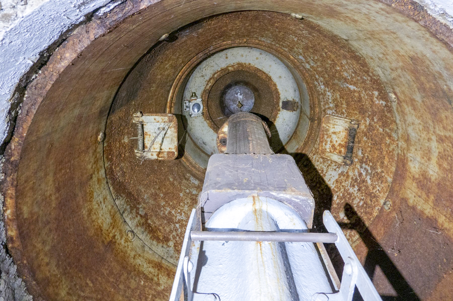 Ligne Maginot - BOUSSE - A24 - (Ouvrage d'infanterie) - Bloc entrée 
Cloche LG - Michel Teiten