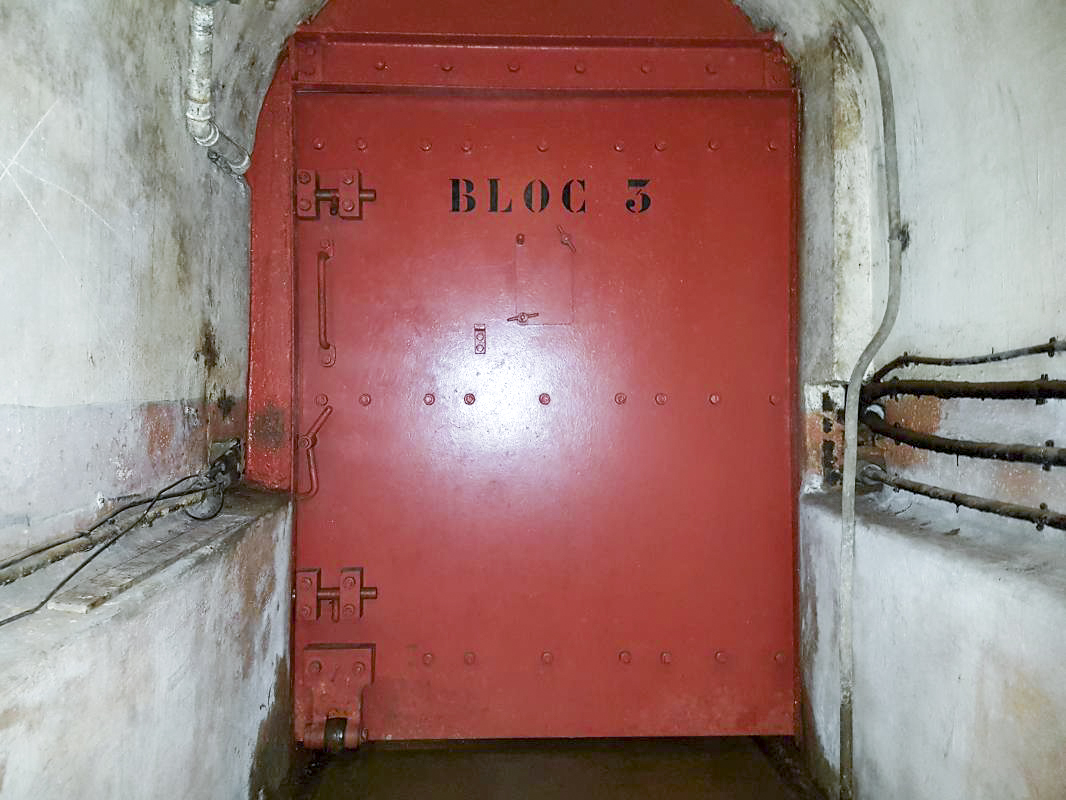 Ligne Maginot - BOUSSE - A24 - (Ouvrage d'infanterie) - Bloc 3
Porte blindée -  ELLENA-CUNY