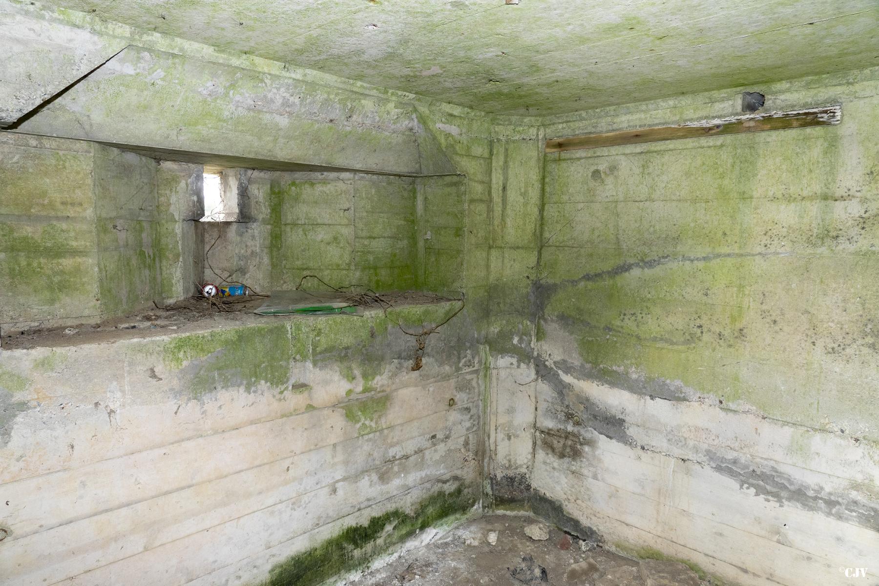 Ligne Maginot - BEF 386 - BELLE PORTE - (Blockhaus pour arme infanterie) - Chambre de tir gauche - Lia VERMEULEN
