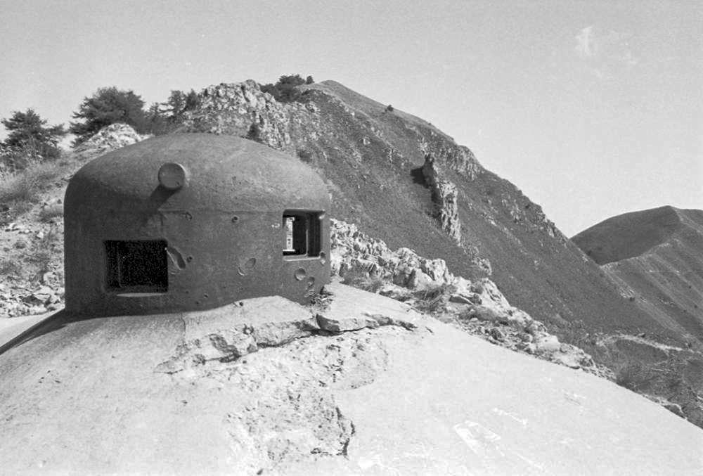 Ligne Maginot - LA DEA (D) - (Abri actif) - Bloc 3
La cloche observatoire - LOVINY Alain