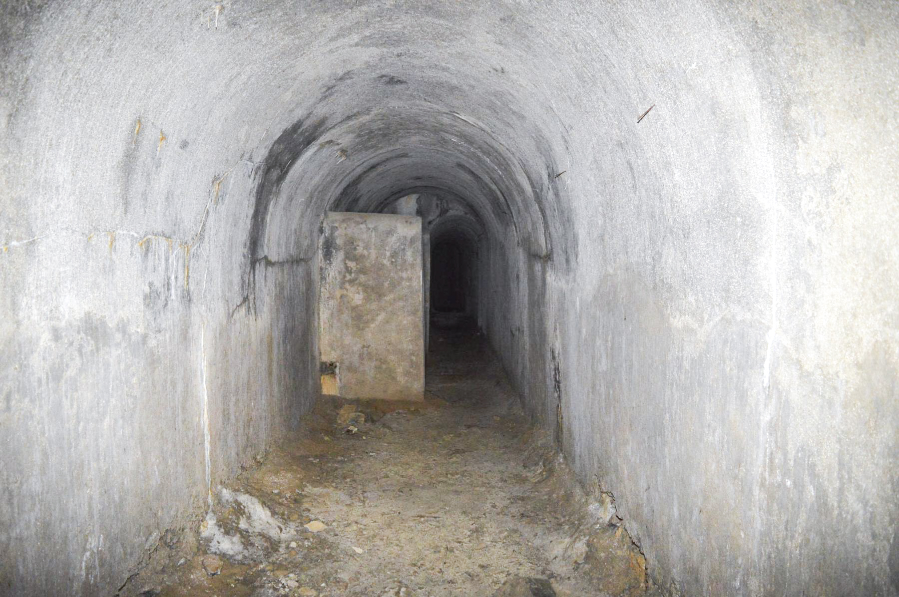 Ligne Maginot - LA DEA (D) - (Abri actif) - Magasin pour coups complets pour mortier Stockes - PRASIL Michal