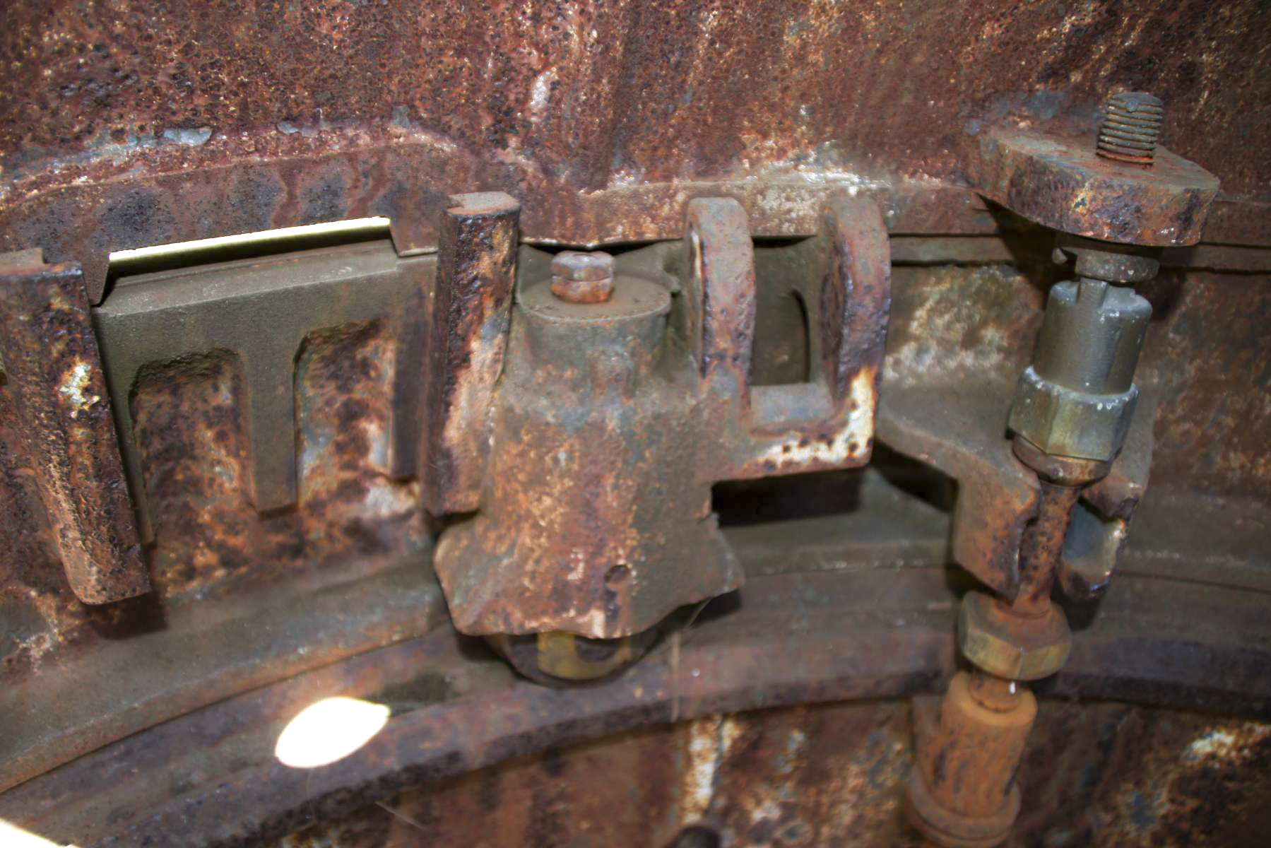 Ligne Maginot - CHATELARD (TD N° 597) - (Cuve pour arme d'infanterie) - L'assemblage des différents éléments de la tourelle - STENGER Mathieu