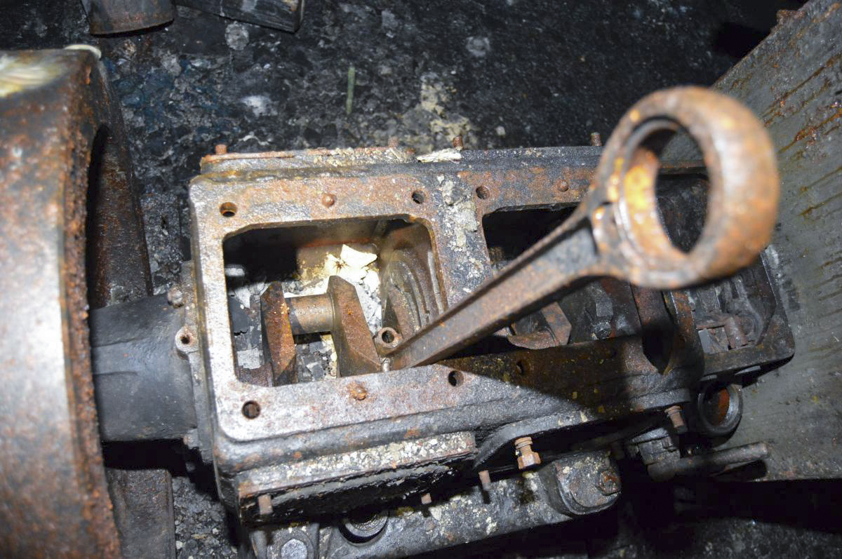 Ligne Maginot - CAVE A CANON - (Ouvrage d'infanterie) - L'usine, moteur CLM 2 PJ65 - Michal Prasil