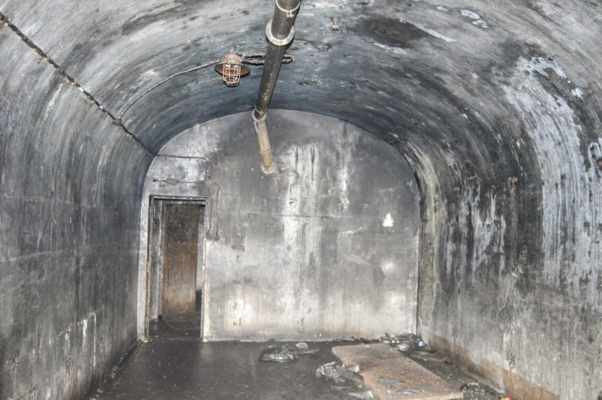 Ligne Maginot - CAVE A CANON - (Ouvrage d'infanterie) - Chambre de  troupe 1
2016 - Michal Prasil