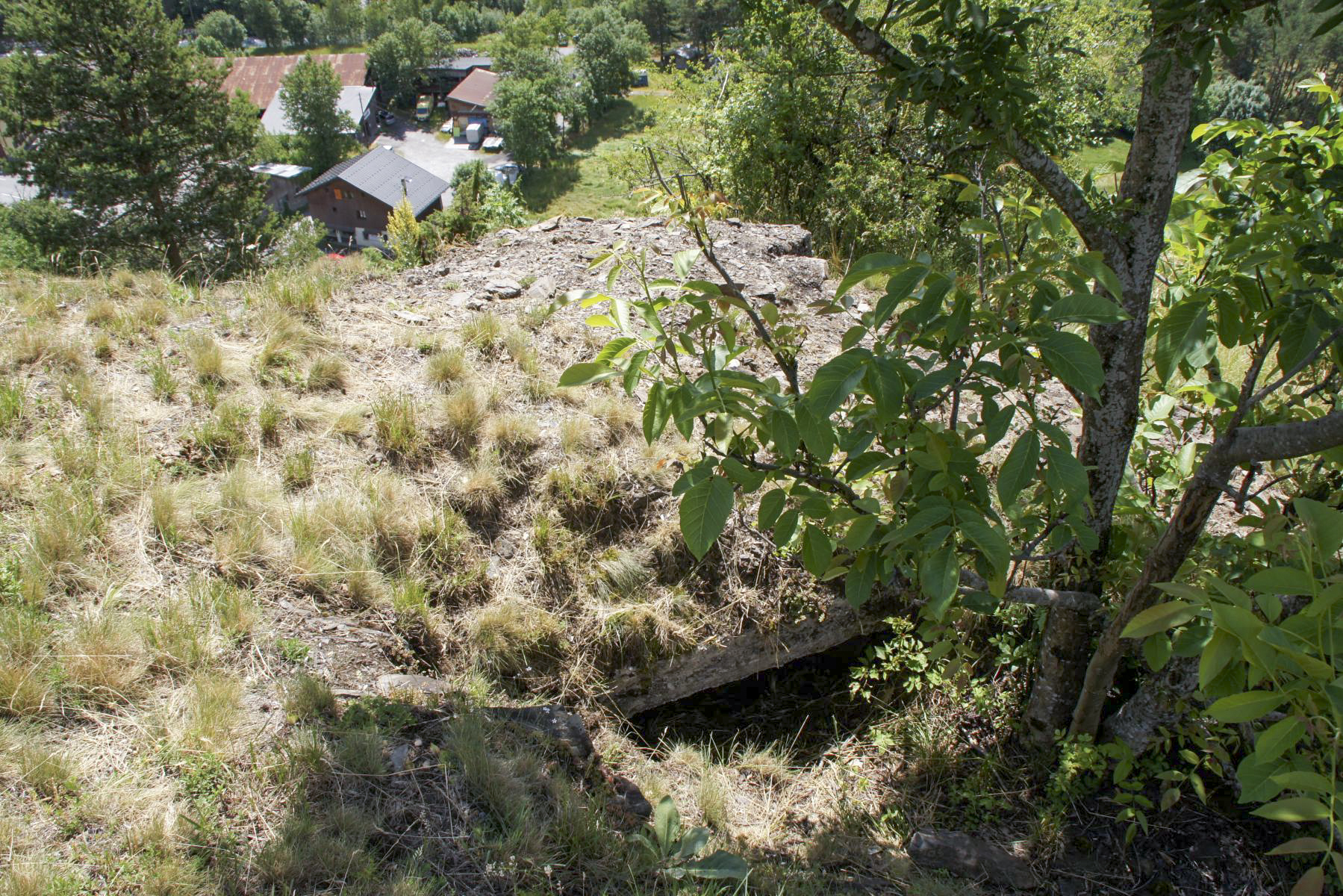 Ligne Maginot - CHATELARD 1 - (Blockhaus pour arme infanterie) - Le blockhaus vu depuis la tourelle démontable - STENGER Mathieu