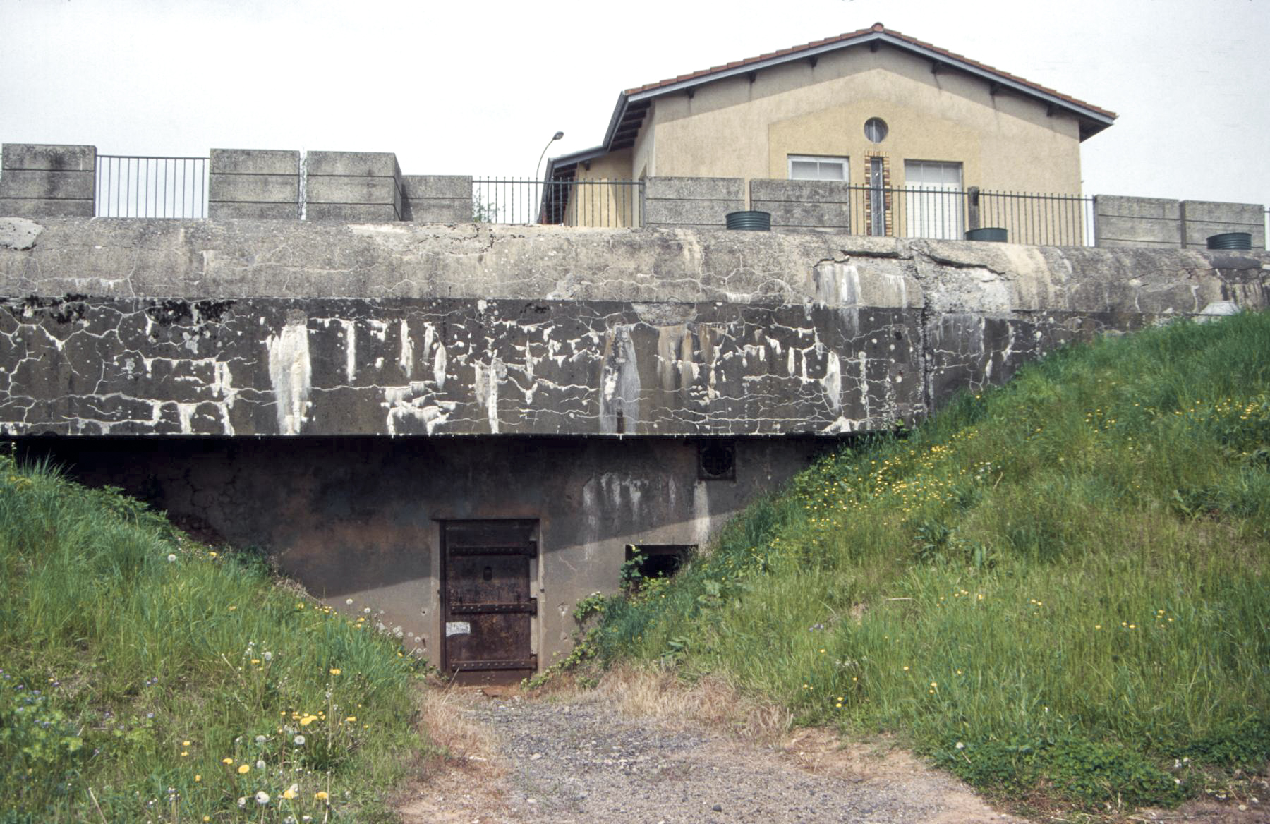 Ligne Maginot - ISING - X28 (QUARTIER FERANGE EBERSVILLER - I/164° RIF) - (Abri) - Entrée de l'abri - Michel Teiten