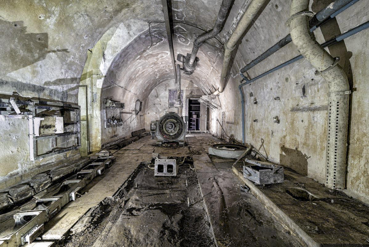 Ligne Maginot - HOBLING - A23 - (Ouvrage d'infanterie) - Voici l'usine électrique, elle a malheureusement subi les pillages successifs. - Patrimoine en Images