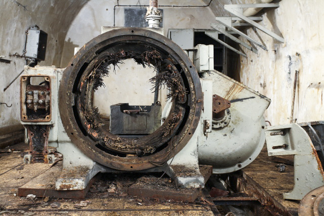 Ligne Maginot - HOBLING - A23 - (Ouvrage d'infanterie) - Vestiges dans l'usine électrique. - www.arnaultjl-photo.com