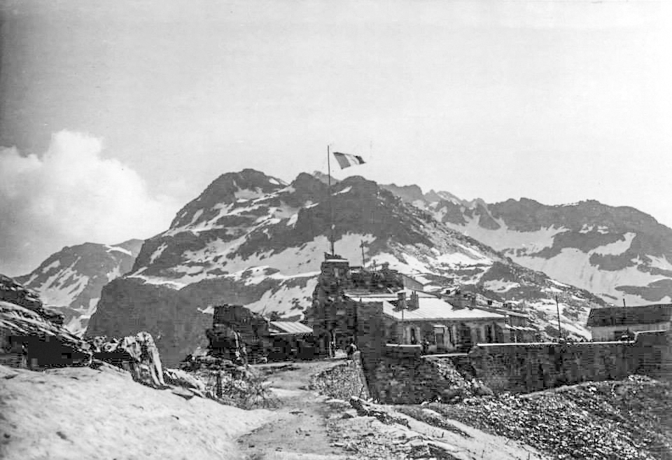 Ligne Maginot - REDOUTE RUINEE - (Ouvrage d'infanterie) - L'avant poste en juillet 1940 - Inconnu