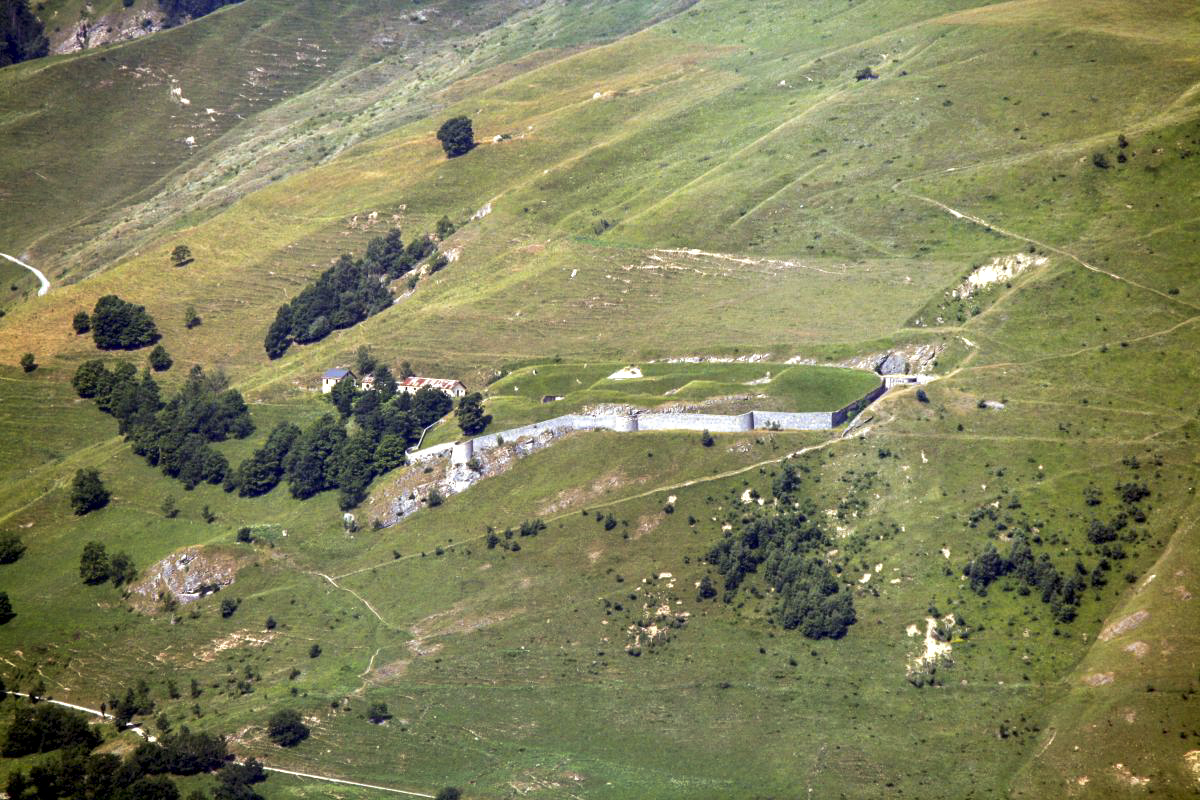 Ligne Maginot - LE TRUC - (Position d'artillerie préparée) -                          - Michel & Philippe ZIMMER