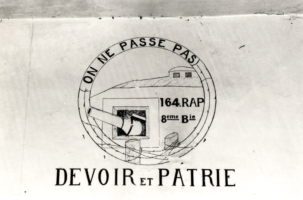 Ligne Maginot - LE TRUC - (Position d'artillerie préparée) - Peinture murale dans le casernement extérieur - LAMBERT Pascal