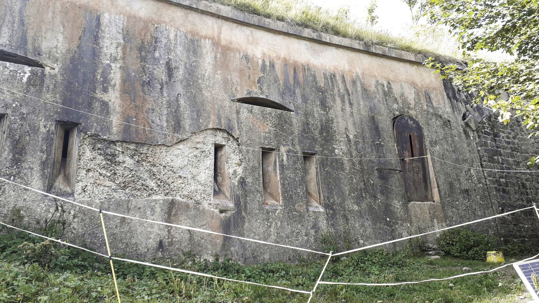 Ligne Maginot - LE TRUC - (Position d'artillerie préparée) - Le coffre de contre-escarpe, vue rapprochée - M.Vérilhac