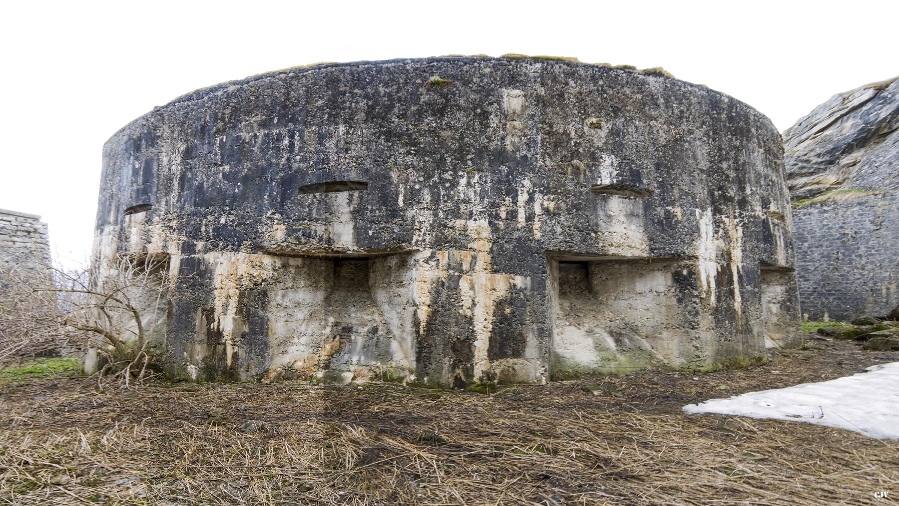 Ligne Maginot - LE TRUC - (Position d'artillerie préparée) - La caponnière - Lia VERMEULEN