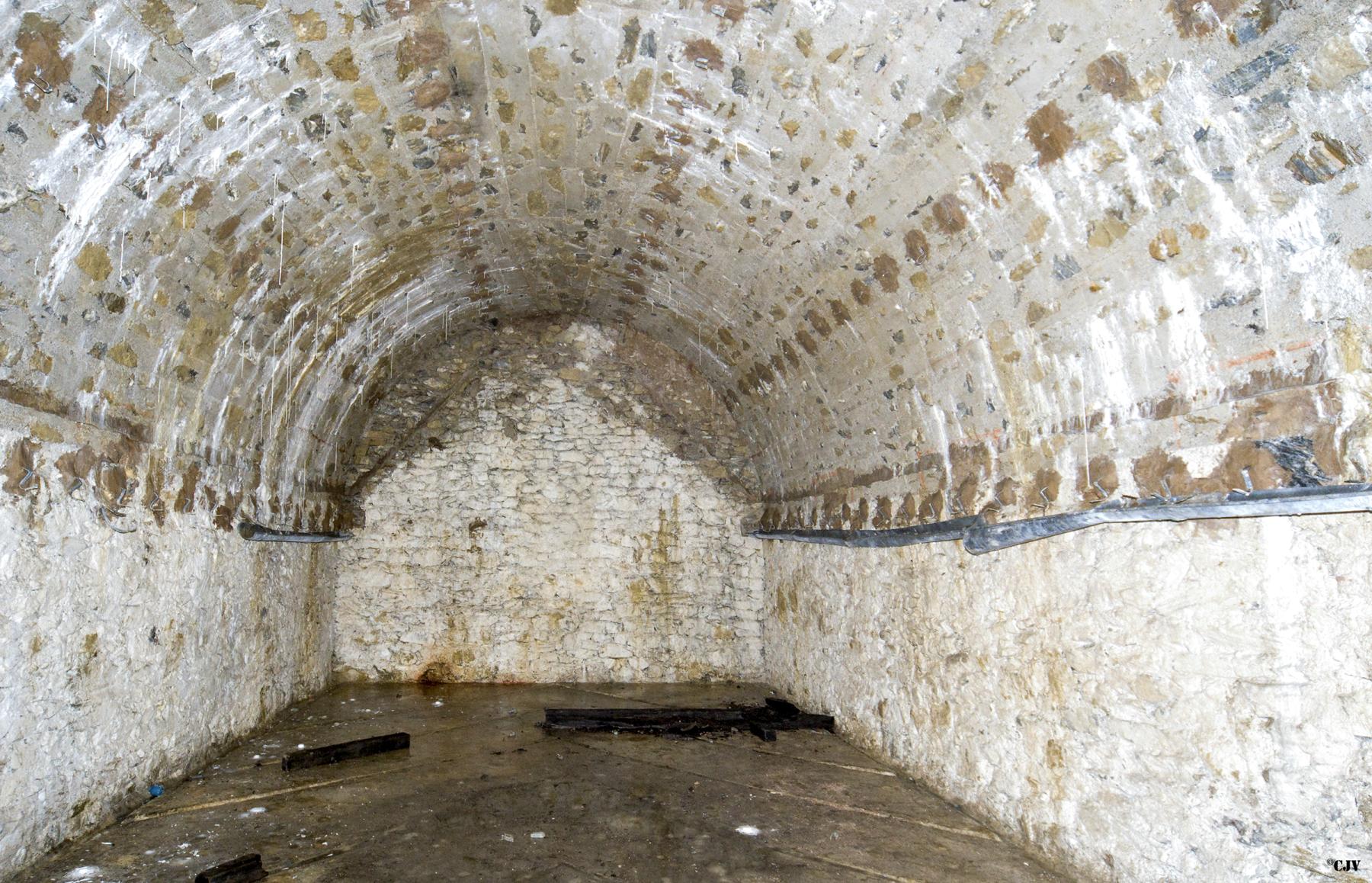 Ligne Maginot - LE TRUC - (Position d'artillerie préparée) - Le magasin sous roc - Lia VERMEULEN