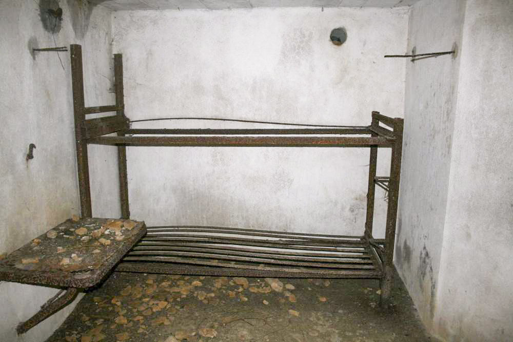 Ligne Maginot - DB7 - (Blockhaus pour canon) - Chambre de tir C47 coté droit - Eric Klamerek