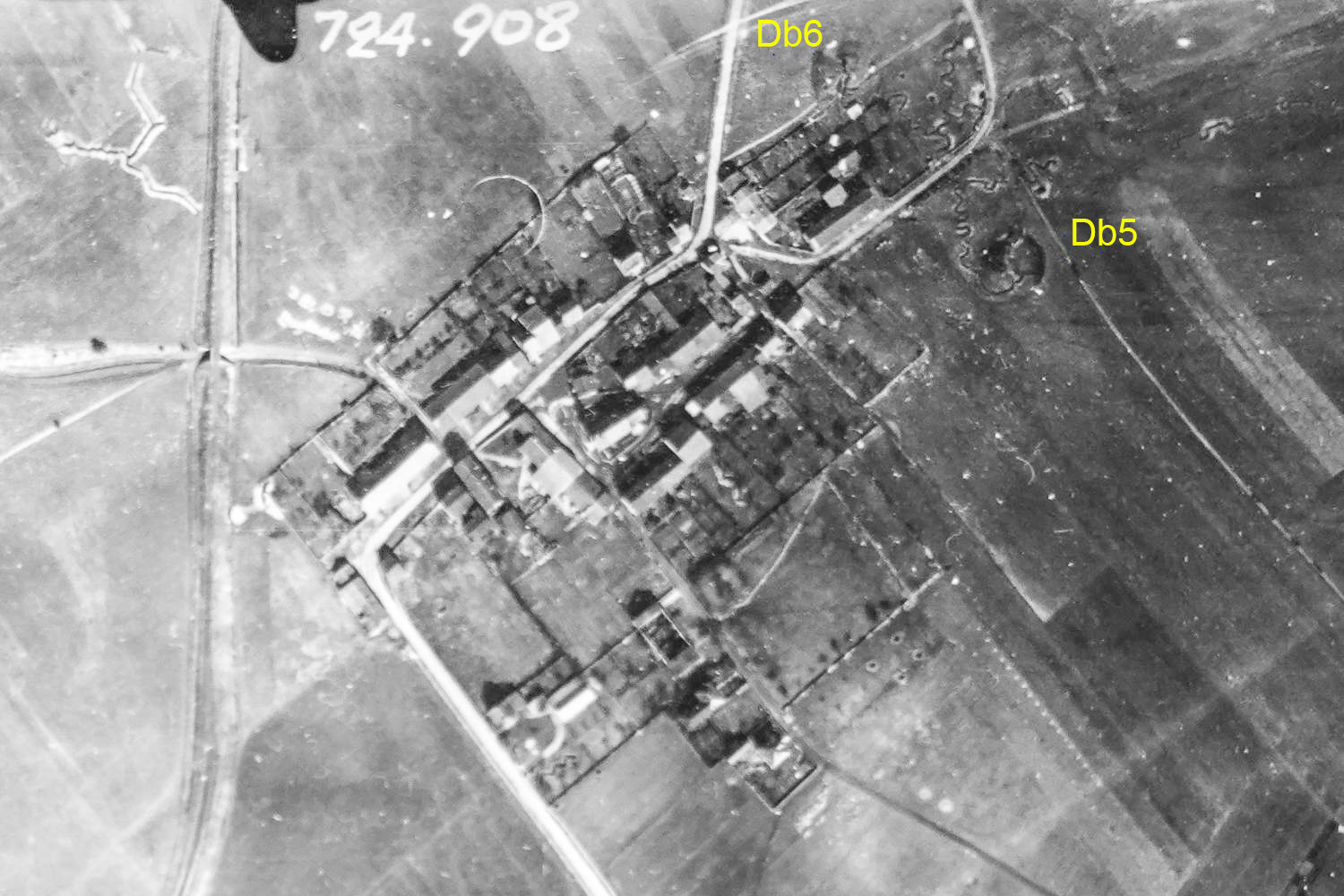 Ligne Maginot - DB6 - (Blockhaus pour canon) - Vue aérienne de Tressange avec Db5 et Db6 - 11 mars 1940 - Armée de l'Air - Ss-Lt Rouig