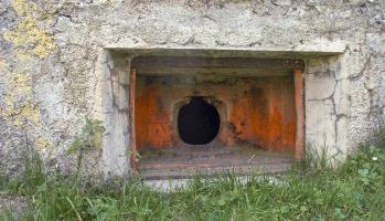 Ligne Maginot - SELOGES - (Ouvrage d'infanterie) - Bloc 4
Trémie type C2R pour mitrailleuse Hotchkiss 8mm mle 1914.