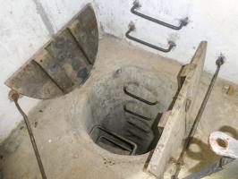 Ligne Maginot - SELOGES - (Ouvrage d'infanterie) - Bloc 7  
Le haut du puits d'accès du bloc