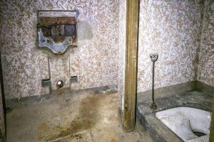Ligne Maginot - HESTROFF - X29 - (Abri) - Latrines de part et d'autre du créneau de défense rapprochée