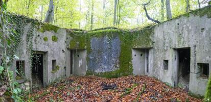 Ligne Maginot - SCHIDELBERG (QUARTIER TéTERCHEN - II/161° RIF) - (PC de Quartier) - Le PC et les deux abris tôle métro