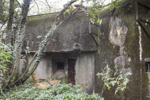 Ligne Maginot - PUXIEUX - O2 - (Observatoire d'artillerie) - La façade arrière
Avec son créneau de défense rapprochée particulier
