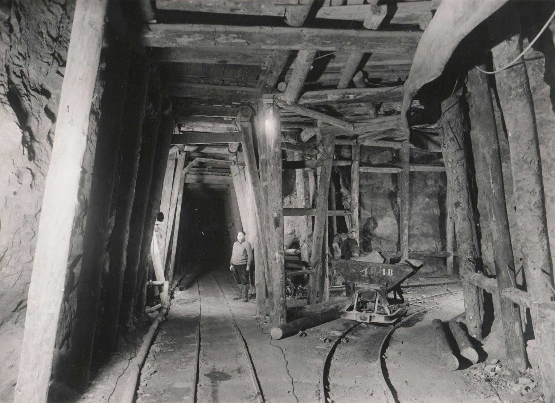 Ligne Maginot - METRICH - A17 - (Ouvrage d'artillerie) - Construction de l'ouvrage par la société La Construction Générale
Photo prise aux environs de 1932
Percement des galeries et locaux  - Pierre BRIAND