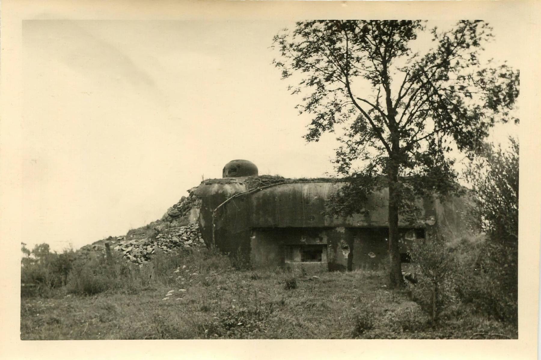 Ligne Maginot - BRUILLE SUD 1 - (Casemate d'infanterie - Simple) - La casemate après les combats.
Photo allemande - Inconnu