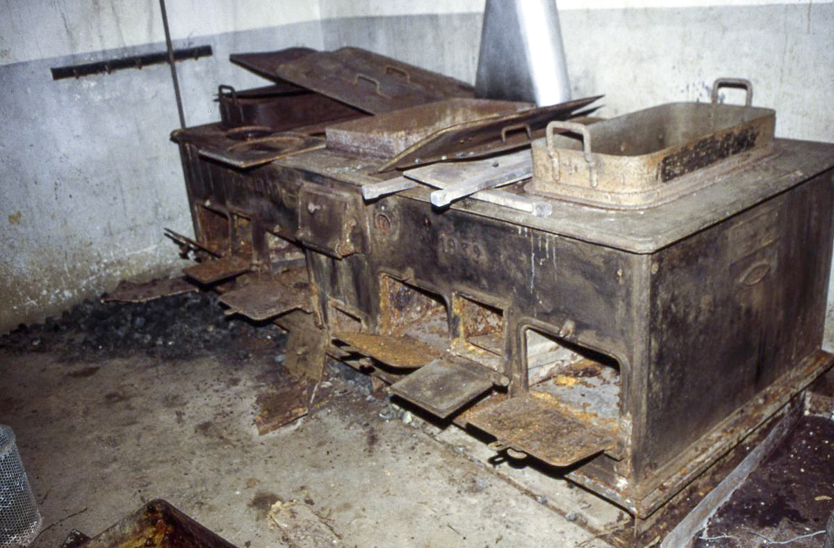 Ligne Maginot - GROS BOIS - X1 (QUARTIER LUDELANGE - I/128°RIF) - (Abri) - La cuisine - Valentin Hemmert