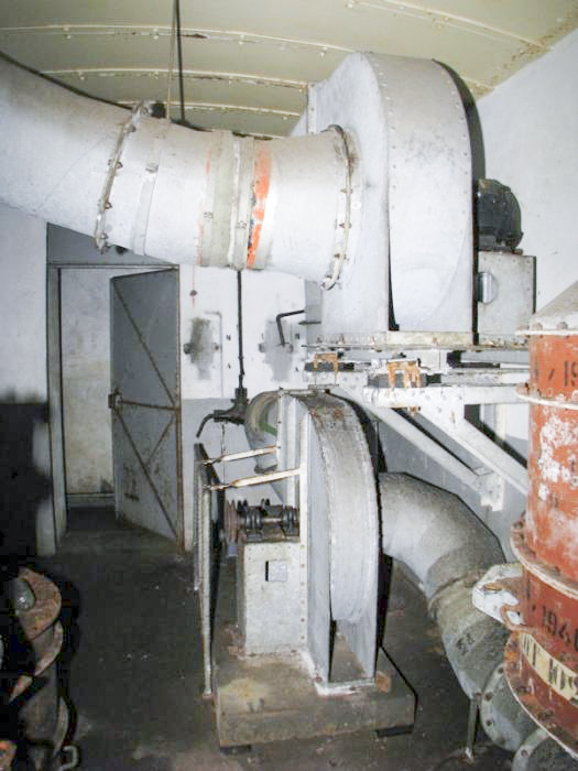 Ligne Maginot - GROS BOIS - X1 (QUARTIER LUDELANGE - I/128°RIF) - (Abri) - Le local de ventilation - Antoine SCHOEN