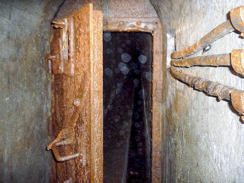 Ligne Maginot - GROS BOIS - X1 (QUARTIER LUDELANGE - I/128°RIF) - (Abri) - Le départ de l'égout visitable - Association La Lorraine à travers les siècles