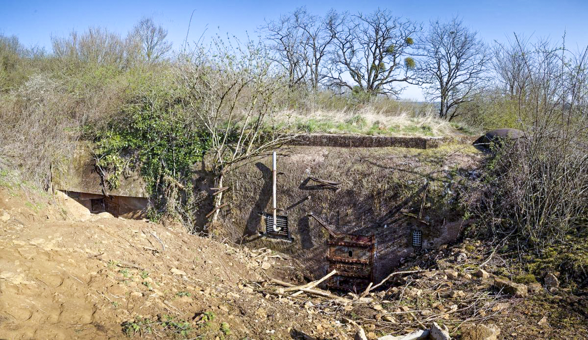 Ligne Maginot - PETERSBERG EST - C40 - (Casemate d'infanterie - Simple) - La casemate partiellement remblayée
2017 - CALAND Thierry