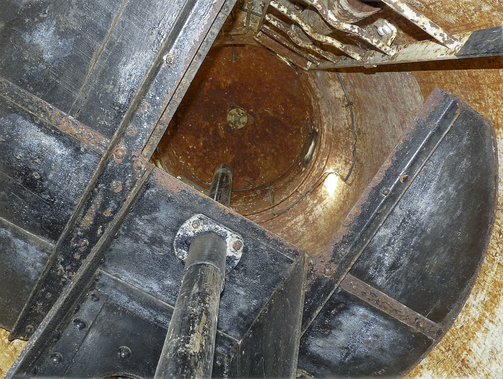 Ligne Maginot - PETERSBERG EST - C40 - (Casemate d'infanterie - Simple) - Cloche GFM - Sylvie Laure LAMBERT