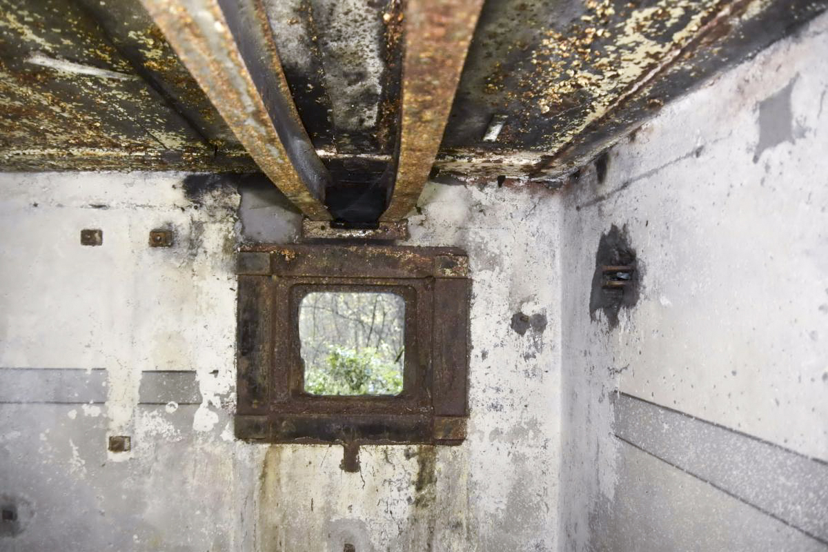 Ligne Maginot - SONNENBERG - C47 - (Casemate d'infanterie) - Créneau avec un bi-rail - D.Froehly