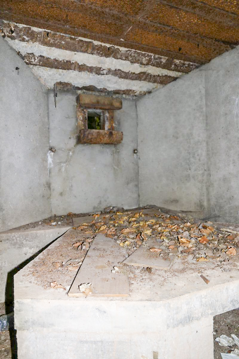 Ligne Maginot - HESTROFF NORD 2 - (Blockhaus pour arme infanterie) - Vue sur le créneau - Valentin Hemmert
