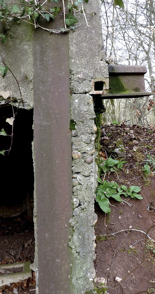 Ligne Maginot - HESTROFF NORD 1 - (Blockhaus pour arme infanterie) - Détail de la construction
Armature en rail SNCF - Sylvie Laure LAMBERT