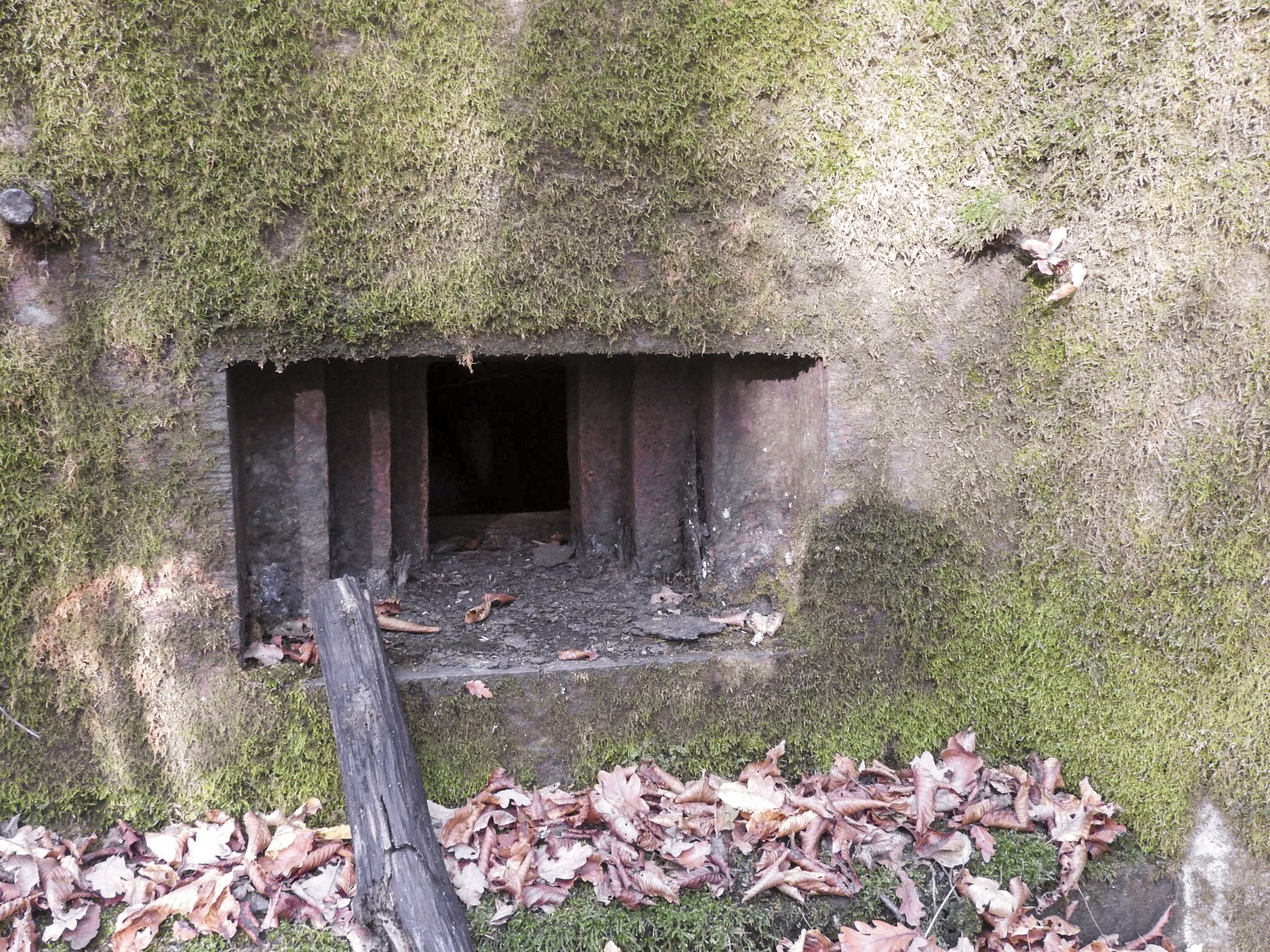 Ligne Maginot - VOR BERG - (Blockhaus pour arme infanterie) - L'embrasure et la trémie Condé. - STENGER Mathieu