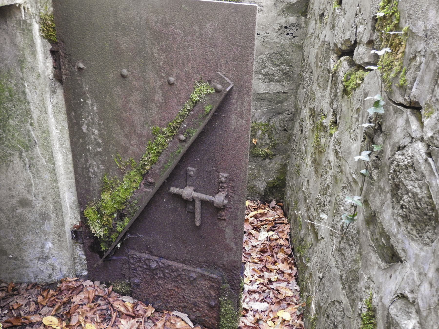 Ligne Maginot - VOR BERG - (Blockhaus pour arme infanterie) - La porte blindée de l'entrée. - STENGER Mathieu