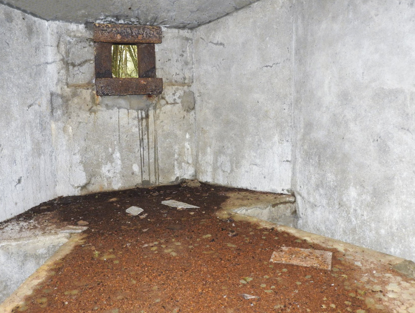 Ligne Maginot - VOR BERG - (Blockhaus pour arme infanterie) - La chambre de tir pour une mitrailleuse Hotchkiss. - STENGER Mathieu