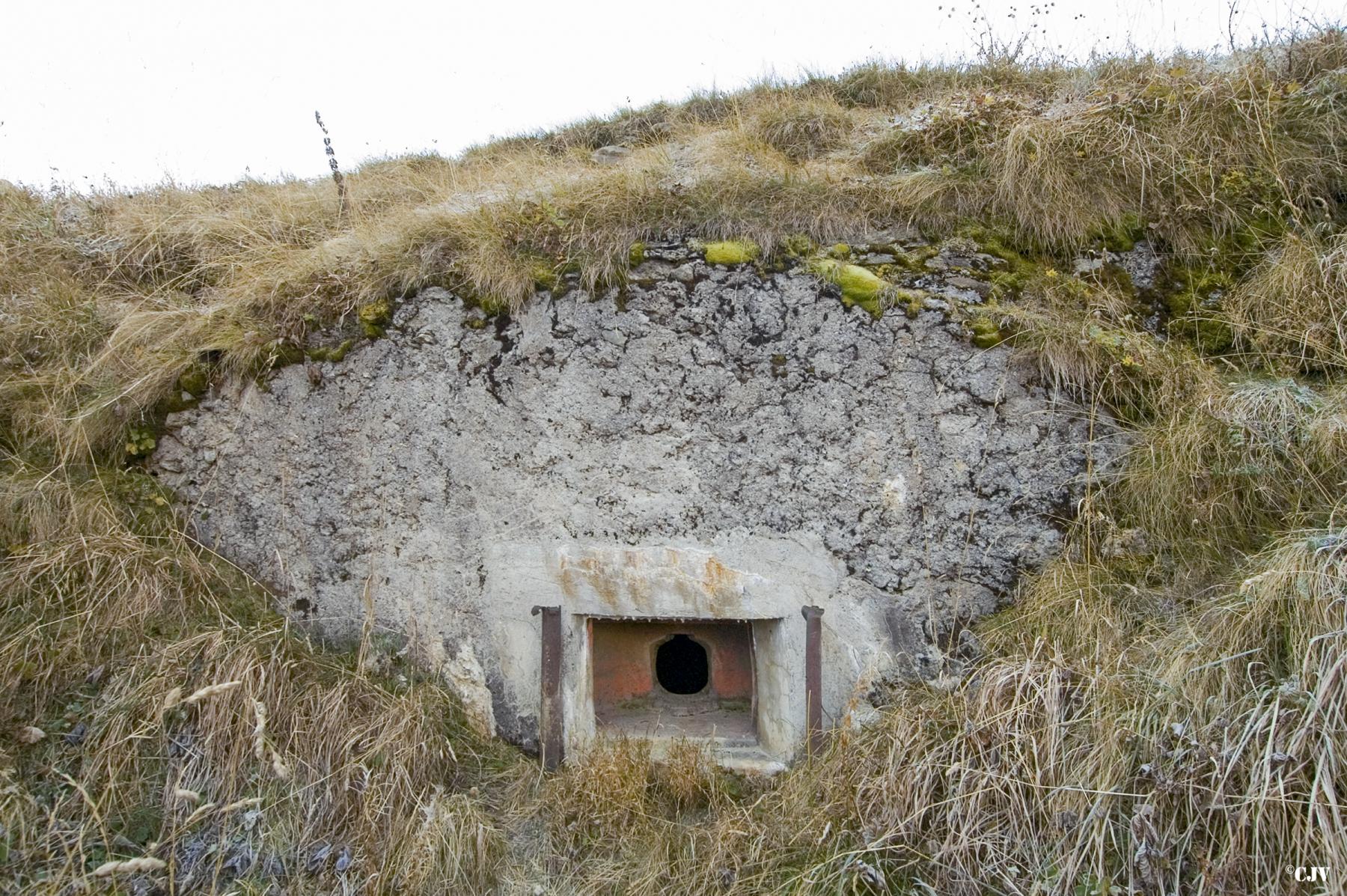 Ligne Maginot - SELOGES - (Ouvrage d'infanterie) - Bloc 6
Trémie C2R pour mitrailleuses Hotchkiss - Lia VERMEULEN