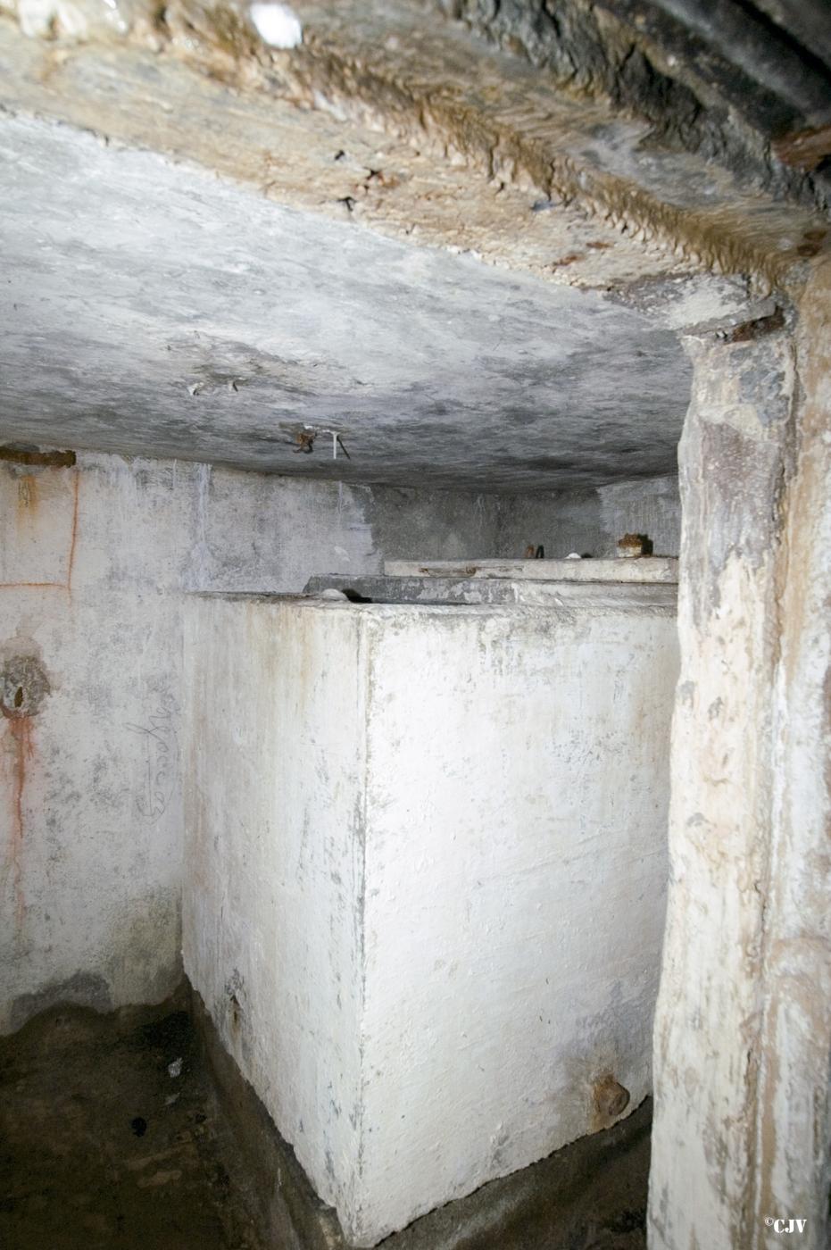 Ligne Maginot - SELOGES - (Ouvrage d'infanterie) - Première citerne d'eau - Lia VERMEULEN