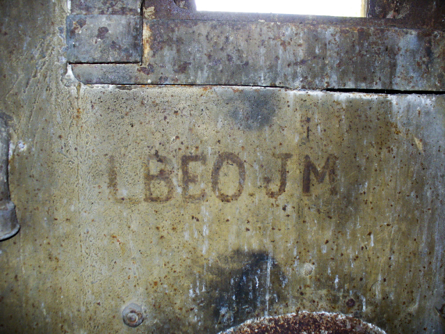 Ligne Maginot - LA BEOLE (BE) - (Ouvrage d'infanterie) - Bloc 1
Marquage d'origine sur le blindage du JM - Marc ENDINGER