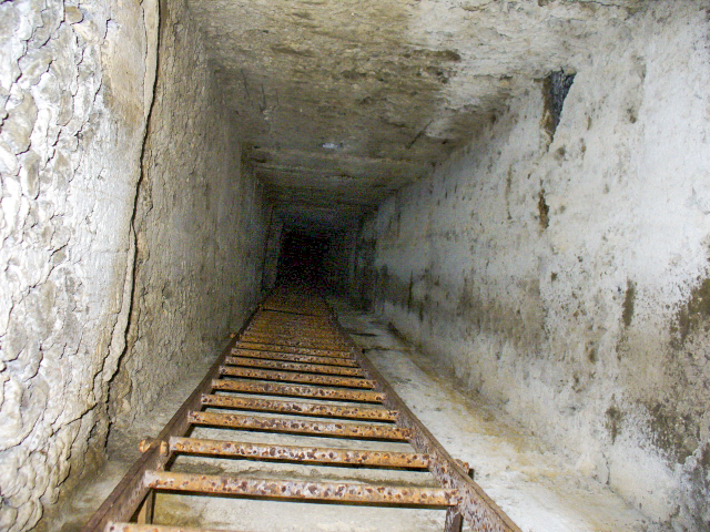Ligne Maginot - LA BEOLE (BE) - (Ouvrage d'infanterie) - Bloc 3
Accès à la cloche GFM - Marc ENDINGER