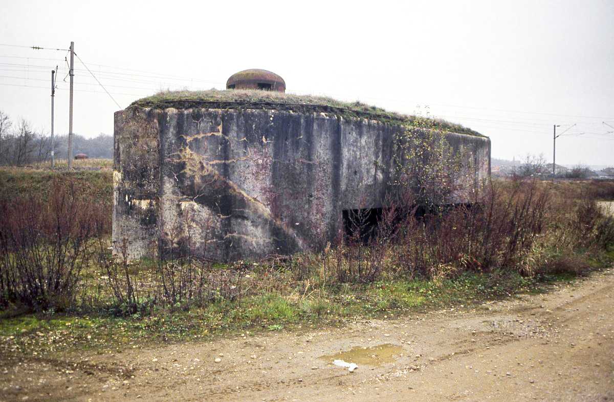 Ligne Maginot - KOENIGSMACKER NORD - C48 - (Casemate d'infanterie - Simple) - La casemate dépourvue de remblai
 - Valentin Hemmert