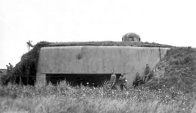Ligne Maginot - KOENIGSMACKER SUD - C49 - (Casemate d'infanterie - Simple) - Noter le filet de camouflage - Inconnu