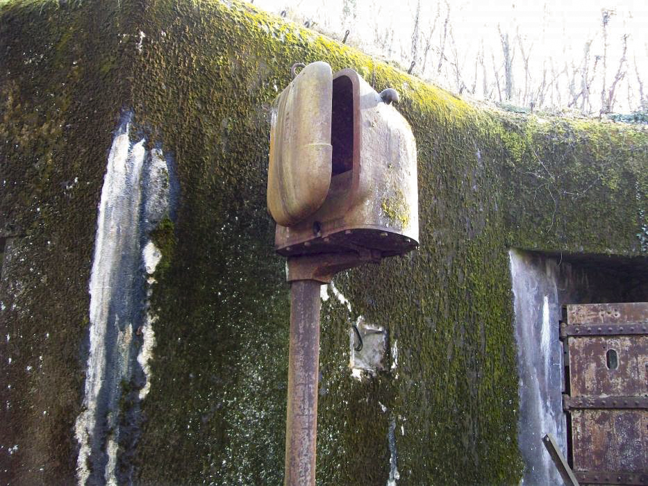 Ligne Maginot - METRICH NORD - C50 - (Casemate d'infanterie - Simple) - Le projecteur blindé destiné à la couverture de nuit du champ de tir de la casemate - FRED KOLSCH