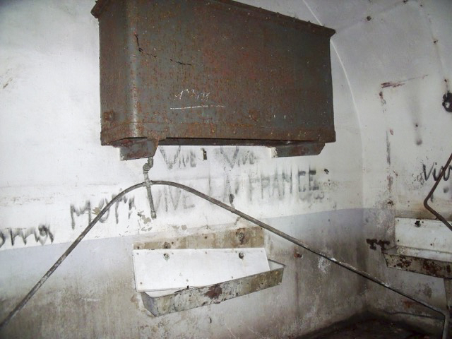 Ligne Maginot - KREKELBUSCH - X15 - (Abri) - Lavabos et réserve d'eau - GANDON D