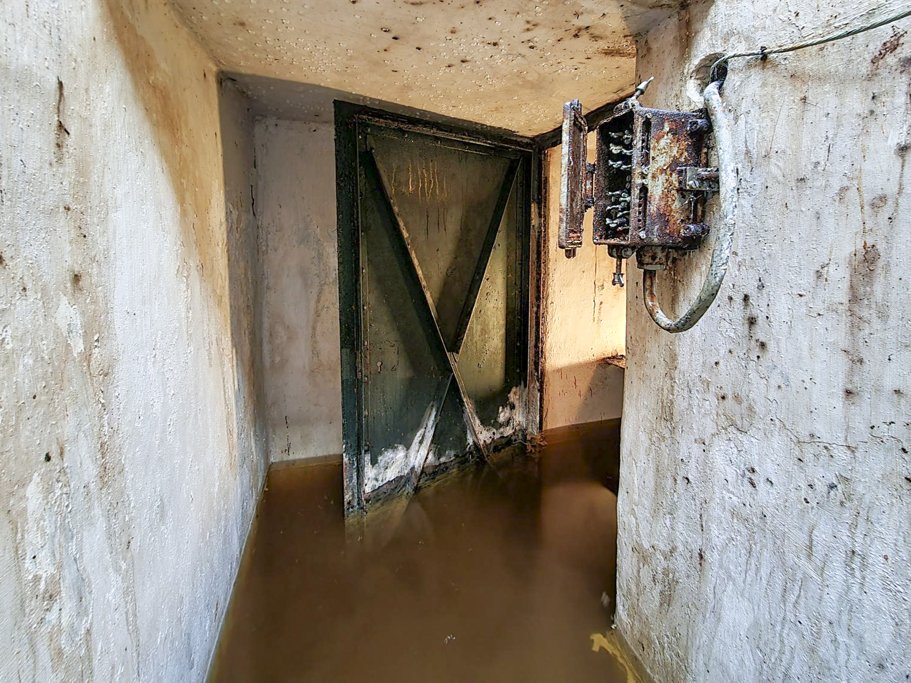 Ligne Maginot - 82M - (Chambre de coupure) - Couloir d'accès au local téléphonique - DK_Antoine4