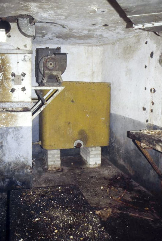 Ligne Maginot - BOIS DE KOENIGSMACKER  - C52 - (Casemate d'infanterie - Simple) - L'étage inférieur - Valentin Hemmert