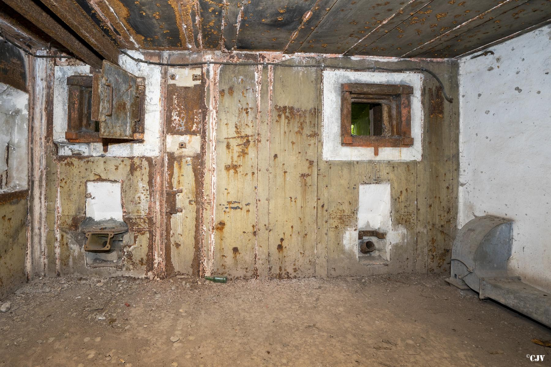 Ligne Maginot - VECKRING NORD - C55 - (Casemate d'infanterie - Simple) - La chambre de tir - Lia VERMEULEN