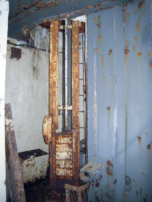 Ligne Maginot - PETERSBERG - X4 - (Abri actif) - Bas de la cloche GFM - Pruzsina jerome